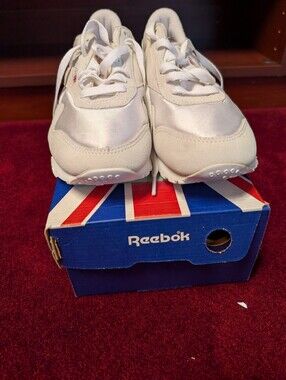 In The Box New Reebok Women's Size 7 Sneaker.  White